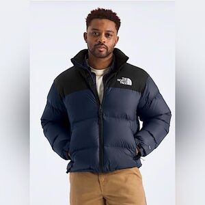 The North Face Men’s 1996 Retro Nuptse Jacket Size L in Blue and Black